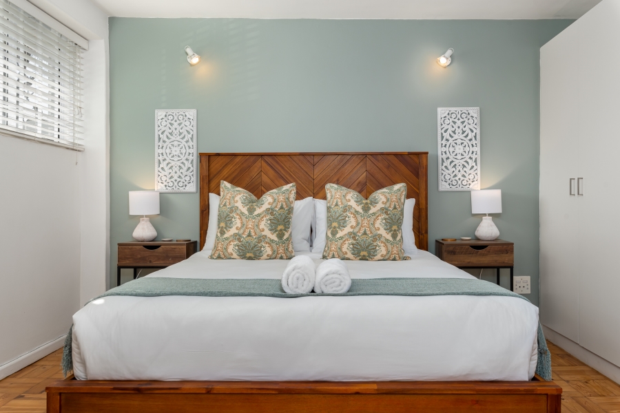1 Bedroom Property for Sale in Vredehoek Western Cape